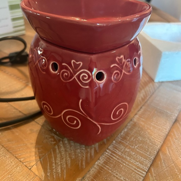Elegant Red Ceramic Wax Warmer - Picture 1 of 5